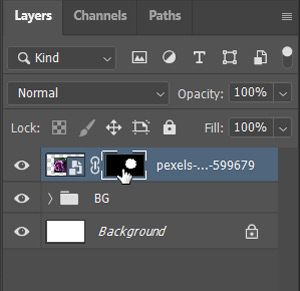 mask selected in layer in layer panel in photoshop